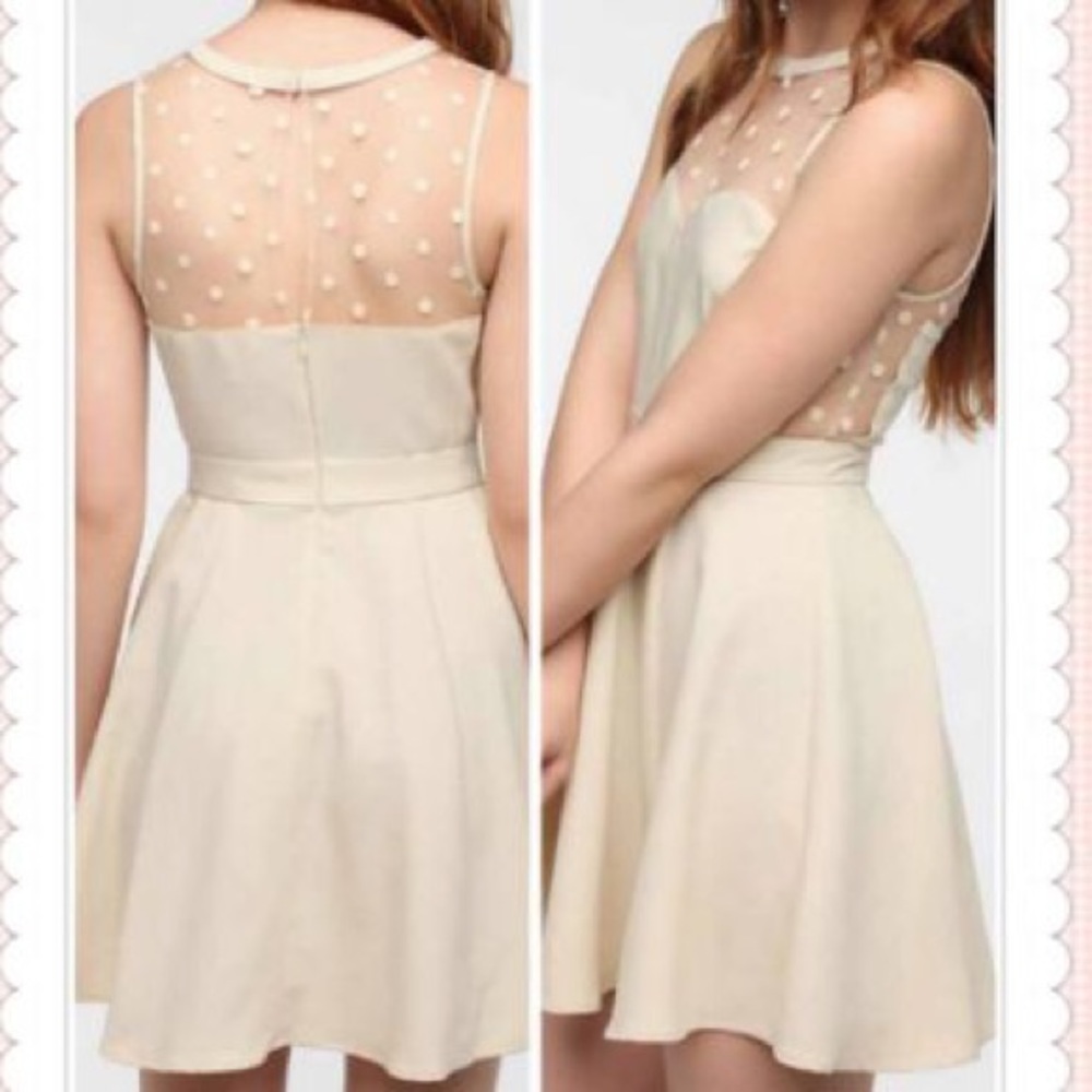 URBAN OUTFITTERS dress cream size: small